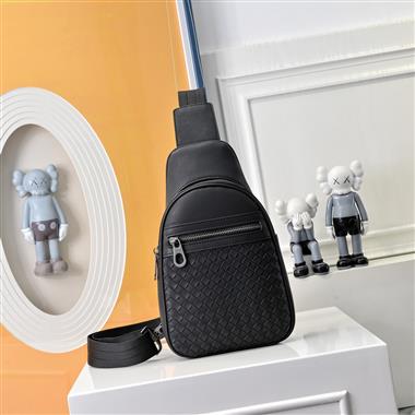 BOTTEGA VENETA   2026新款男生時尚包包   尺寸：18*28*5CM