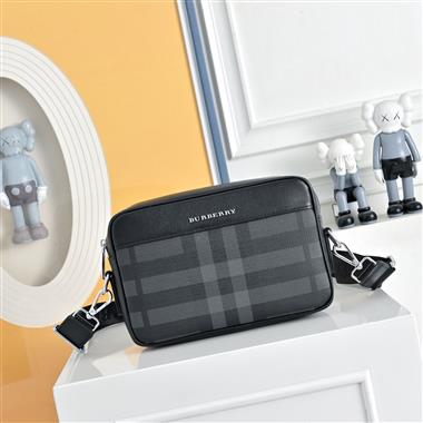 BURBERRY    2026新款男生時尚包包   尺寸：25*17CM