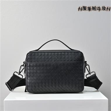 BOTTEGA VENETA  2026新款男生時尚包包   尺寸：25-17-7CM
