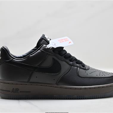 NIKE AIR FORCE 1‘07