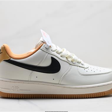 NIKE AIR FORCE 1‘07