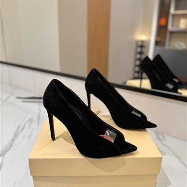 Valentino    2026新款女生休閒時尚鞋子