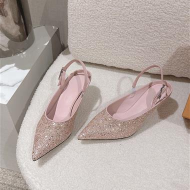 Louis Vuitton  2026新款女生休閒時尚鞋子