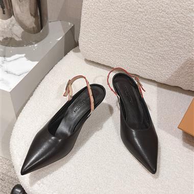 Louis Vuitton  2026新款女生休閒時尚鞋子