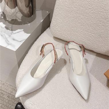 Louis Vuitton  2026新款女生休閒時尚鞋子