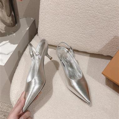 Louis Vuitton  2026新款女生休閒時尚鞋子
