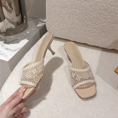 Louis Vuitton  2026新款女生休閒時尚鞋子