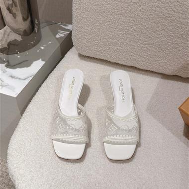 Louis Vuitton  2026新款女生休閒時尚鞋子