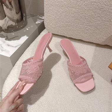 Louis Vuitton  2026新款女生休閒時尚鞋子
