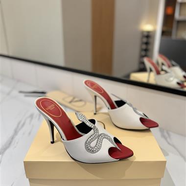 Valentino    2026新款女生休閒時尚鞋子