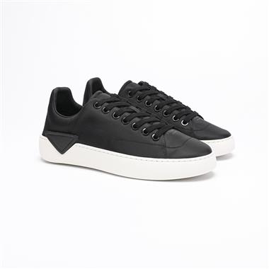 PRADA   2026新款女生休閒時尚鞋子