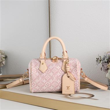 LOUIS VUITTON   2026新款女生時尚包包  尺寸：20.5 x 13.5 x 12CM
