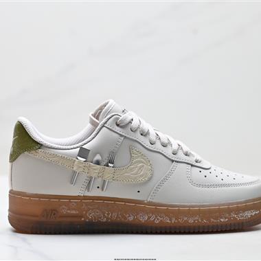 NIKE AIR FORCE 1‘07