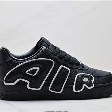 NIKE AIR FORCE 1‘07
