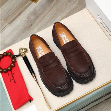 Ferragamo    2026新款男生休閒時尚鞋子