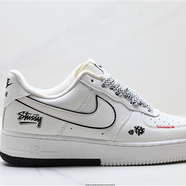 NIKE AIR FORCE 1‘07