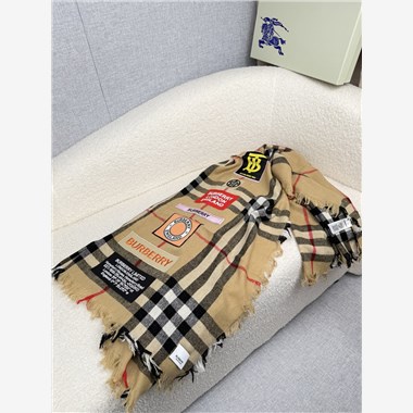 BURBERRY  2026秋冬新款時尚圍巾  尺寸：200-70