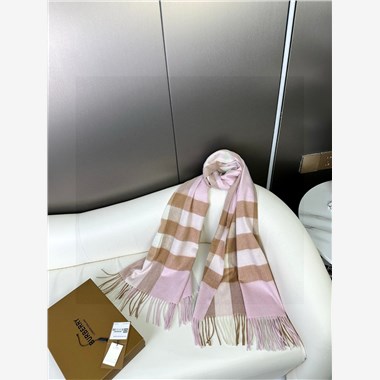BURBERRY  2026秋冬新款時尚圍巾  尺寸：200-70