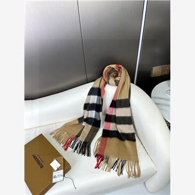 BURBERRY  2026秋冬新款時尚圍巾  尺寸：200-70