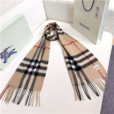 BURBERRY  2026秋冬新款時尚圍巾  尺寸：168-30