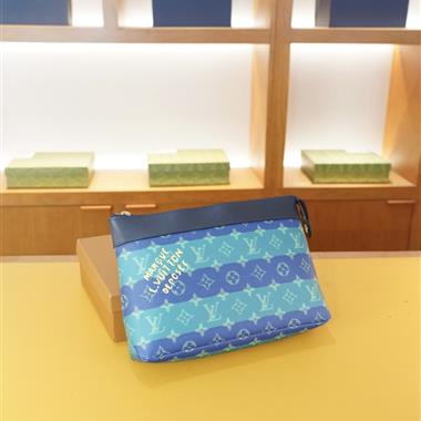 LOUIS VUITTON   2026新款男生時尚包包 尺寸：28x20x7CM