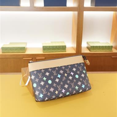 LOUIS VUITTON   2026新款男生時尚包包 尺寸：28x20x7CM