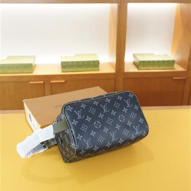 LOUIS VUITTON   2026新款男生時尚包包 尺寸：23x14x13CM