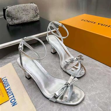 Louis Vuitton    2026新款女生休閒時尚鞋子