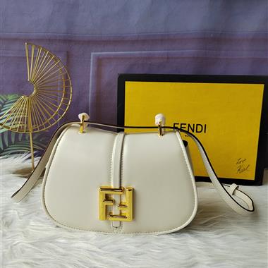 FENDI  2026新款女生時尚包包 尺寸：21*15*6.5CM