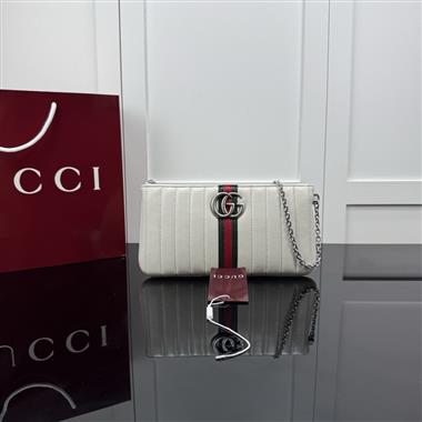 GUCCI   2026新款女生時尚包包   尺寸：26*13*1.5CM