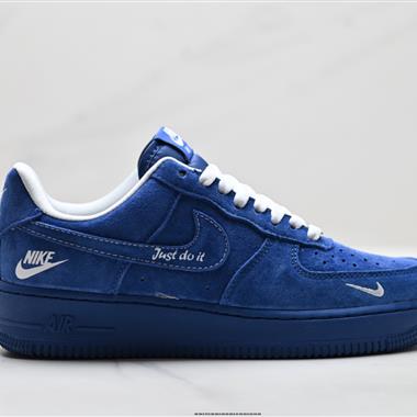 NIKE AIR FORCE 1‘07